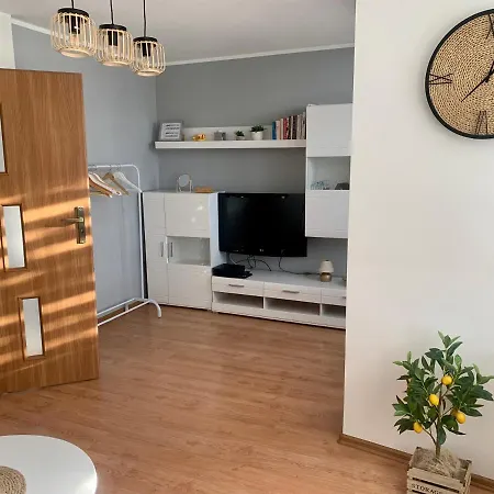 Joanna 2 Parter Blisko Prezero, Dworca