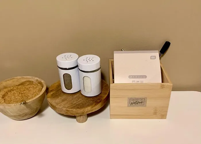 Joanna 2 Parter Blisko Prezero, Dworca * Γκλίβιτσε